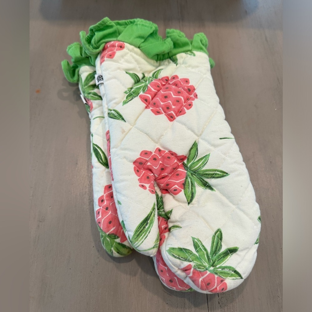 Pomegranate Floral Oven Mitts w/ Green Ruffle, Set of 2